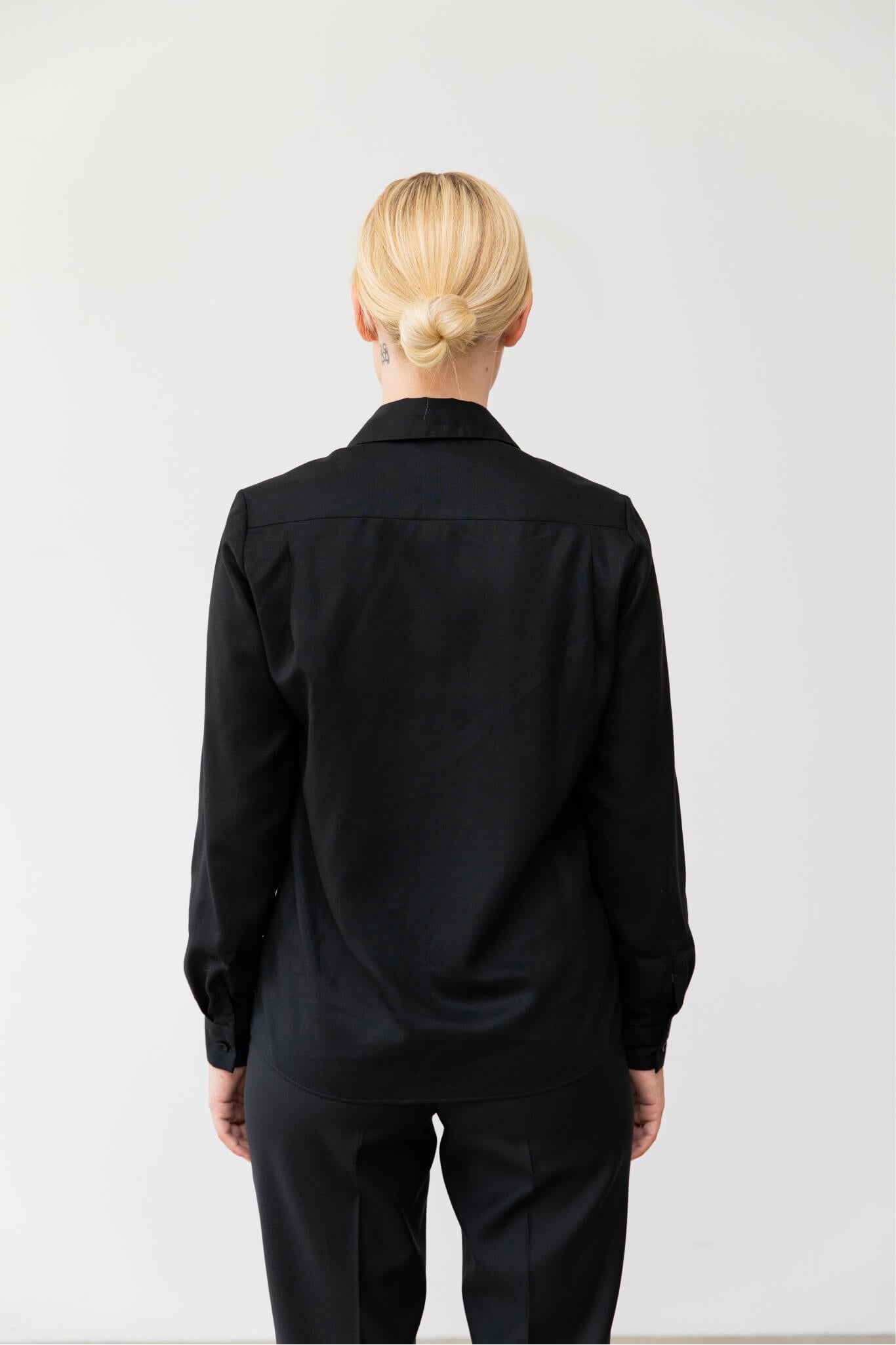 Classic women's shirt black back #color_black