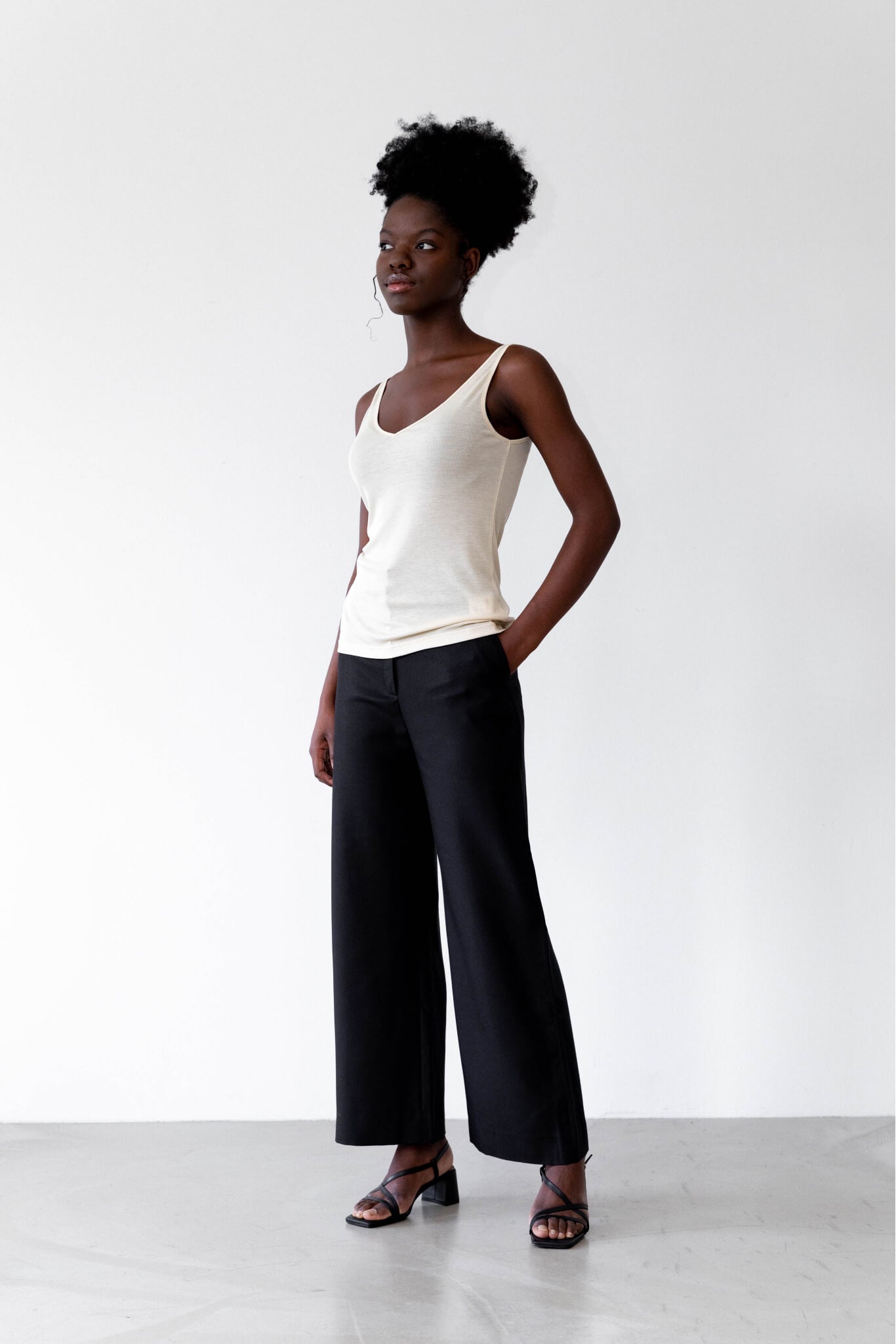 Wide leg pants in black, TENCEL™ Refibra