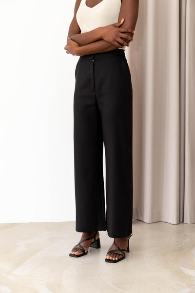 Wide leg pants in black, TENCEL™ Refibra